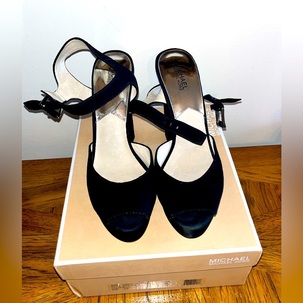 Mk platform suede heel